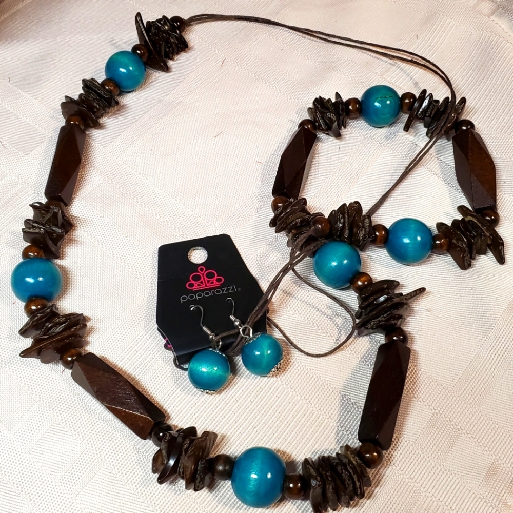 Wooden necklace and earrings set NWT
